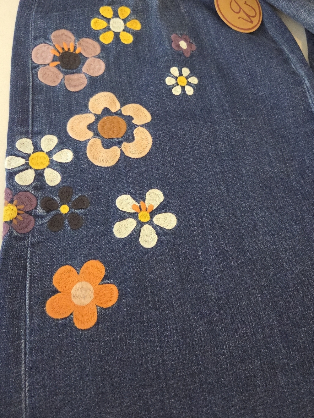 Driftwood Carlie Wide Leg Embroidered Retro Flower Womens Denim Jeans Size 6 NWT - Picture 3 of 8